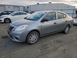 Nissan Versa S 1.6L 4 2014