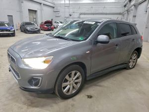 Mitsubishi Outlander SE 2.0L 4 2013