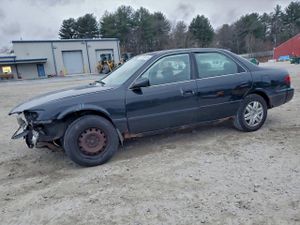 Toyota Camry CE 2.2L 4 2001