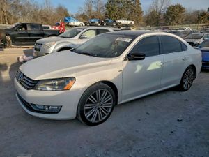Volkswagen Passat SE 1.8L 4 2015