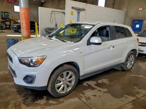 Mitsubishi Outlander SE 2.0L 4 2014
