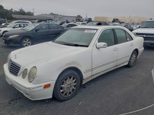 Mercedes-Benz E 320 3.2L 6 2001