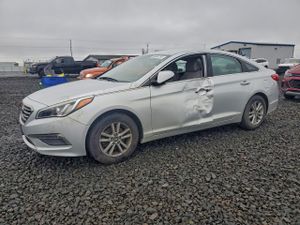 Hyundai Sonata SE 2.4L 4 2015