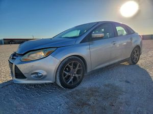 Ford Focus SE 2.0L 4 2014