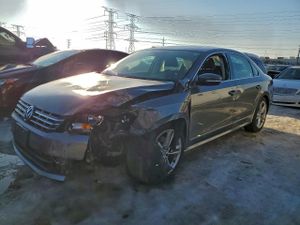 Volkswagen Passat SEL 2 L 4 2015