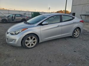 Hyundai Elantra GLS 1.8L 4 2013