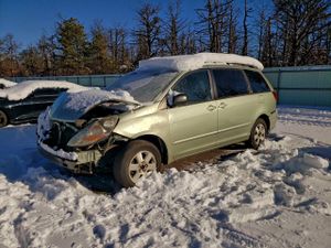 Toyota Sienna CE 3.5L 6 2010