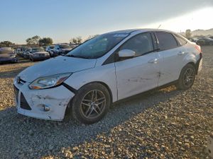 Ford Focus SE 2.0L 4 2012