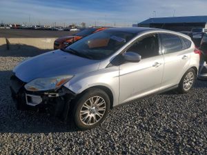 Ford Focus SE 2.0L 4 2012