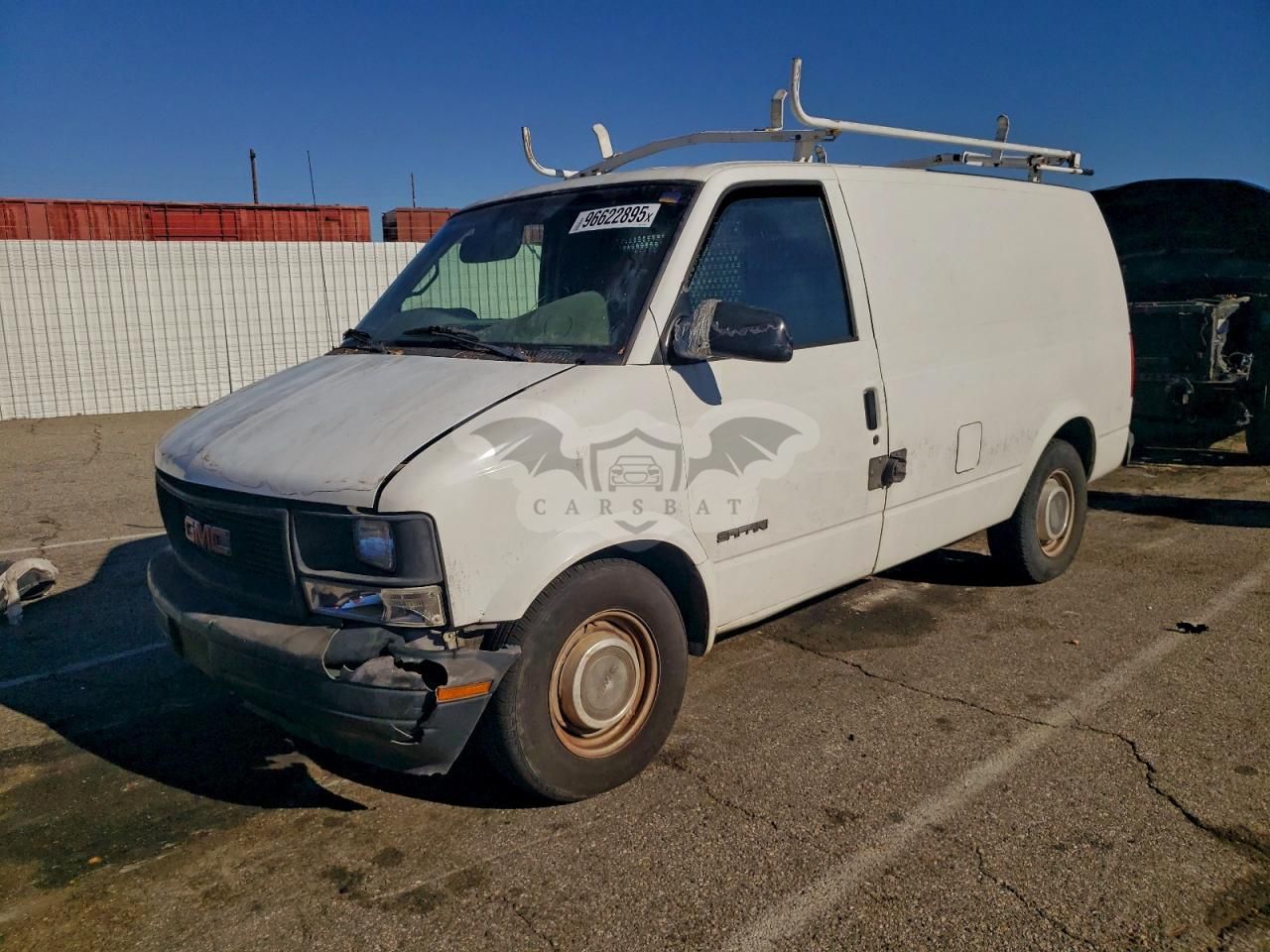 GMC Safari XT 4.3L 6 1999