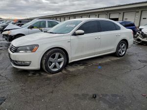 Volkswagen Passat S 1.8L 4 2015