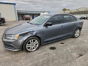 Volkswagen Jetta BASE 2 L 4 2015