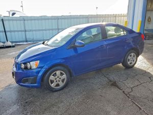 Chevrolet Aveo (Sonic) LS 1.8L 4 2013