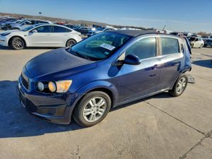 Chevrolet Aveo (Sonic) LT 1.8L 4 2015