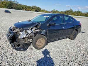 Nissan Versa S 1.6L 4 2015
