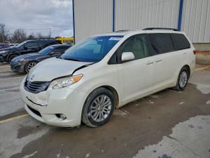 Toyota Sienna XLE 3.5L 6 2015
