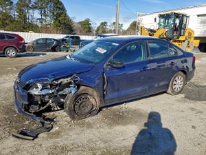 Volkswagen Jetta BASE 2.0L 4 2013