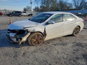 Toyota Camry LE 2.5L 4 2015