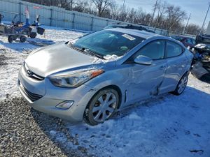 Hyundai Elantra GLS 1.8L 4 2013