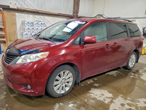Toyota Sienna LE 3.5L 6 2011