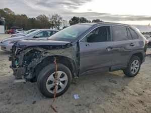 Toyota Rav4 LE 2.5L 4 2021