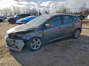 Ford Focus SE 2.0L 4 2014