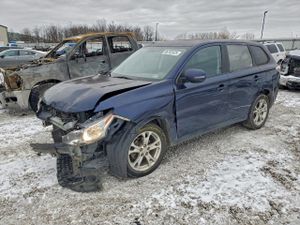 Mitsubishi Outlander SE 2.4L 4 2014