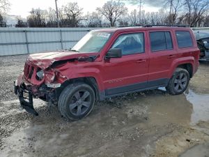 Jeep Patriot LATITUDE 2.4L 4 2015