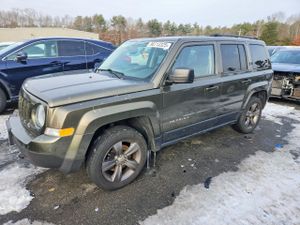 Jeep Patriot LATITUDE 2.4L 4 2015