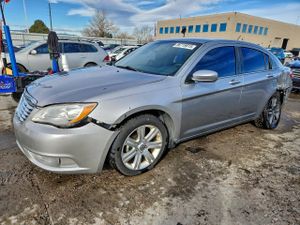 Chrysler 200 TOURING 2.4L 4 2013