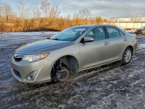 Toyota Camry SE 3.5L 6 2013