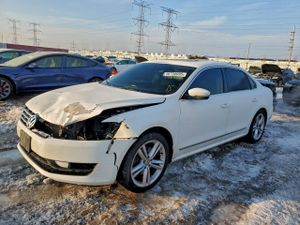 Volkswagen Passat SE 2.0L 4 2013