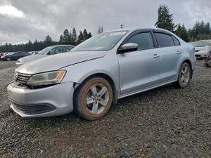Volkswagen Jetta TDI 2.0L 4 2012