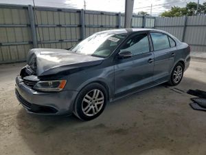 Volkswagen Jetta BASE 2.0L 4 2014