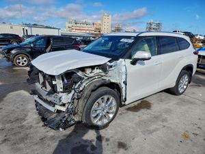 Toyota Highlander L 2.4L 4 2023