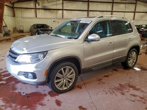 Volkswagen Tiguan S 2.0L 4 2015
