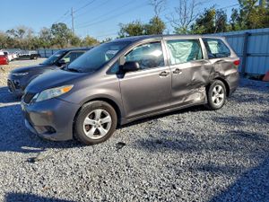 Toyota Sienna 3.5L 6 2015