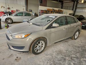 Ford Focus SE 2.0L 4 2015