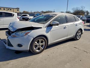 Ford Focus SE 2.0L 4 2013