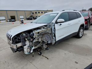 Jeep Cherokee LATITUDE 2.4L 4 2015