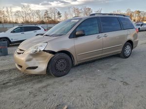 Toyota Sienna CE 3.5L 6 2010
