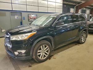 Toyota Highlander LE 3.5L 6 2015