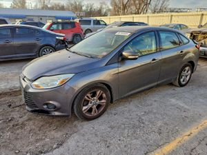 Ford Focus SE 2.0L 4 2013