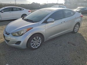 Hyundai Elantra GLS 1.8L 4 2013