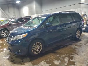 Toyota Sienna XLE 3.5L 6 2011