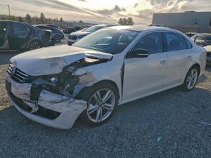 Volkswagen Passat SE 1.8L 4 2015