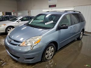 Toyota Sienna CE 3.5L 6 2010