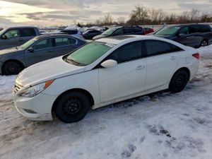 Hyundai Sonata SE 2.4L 4 2013