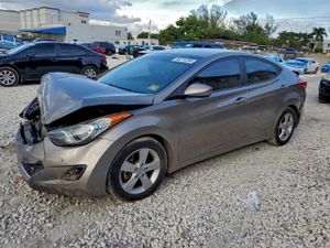 Hyundai Elantra GLS 1.8L 4 2013