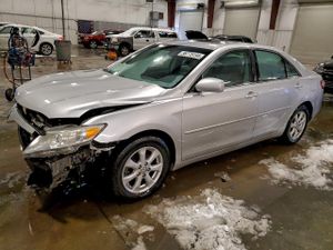 Toyota Camry BASE 2.5L 4 2011
